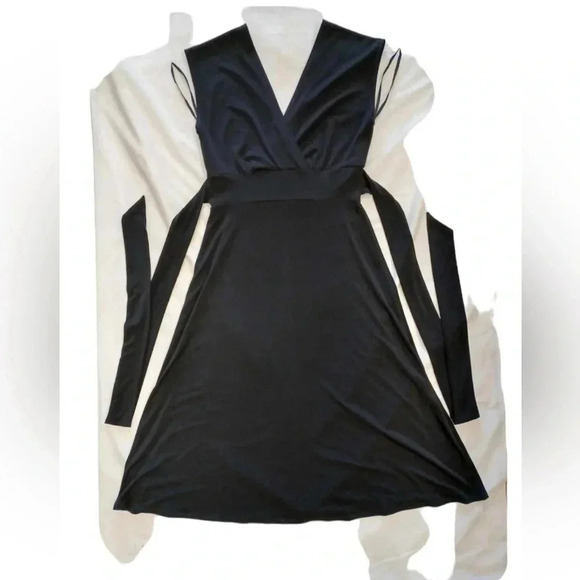 Ricki’s Black Midi Stretch Short Sleeve Dress Size Medium - Picture 7 of 10